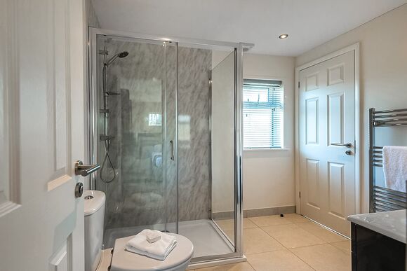 Spa Enchant - Raywell Hall Country Lodges, Raywell, Beverley