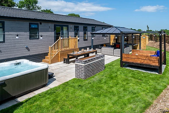 Spa Rhapsody - Raywell Hall Country Lodges, Raywell, Beverley