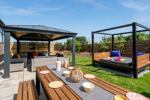 Spa Rhapsody - Raywell Hall Country Lodges, Raywell, Beverley