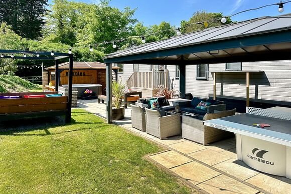 Spa Rhapsody - Raywell Hall Country Lodges, Raywell, Beverley