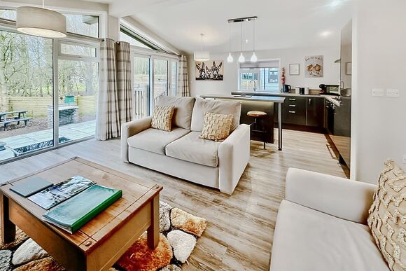 Spa Harmony (Pet Garden) - Raywell Hall Country Lodges, Raywell, Beverley