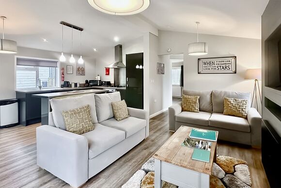 Spa Harmony (Pet Garden) - Raywell Hall Country Lodges, Raywell, Beverley