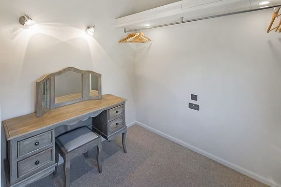 Spa Retreat (Pet Garden) - Raywell Hall Country Lodges, Raywell, Beverley