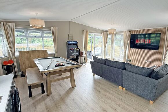 Spa Reflection - Raywell Hall Country Lodges, Raywell, Beverley