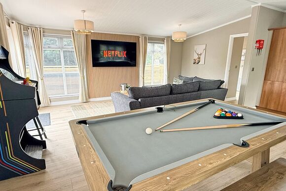 Spa Reflection - Raywell Hall Country Lodges, Raywell, Beverley
