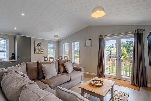Spa Romance - Raywell Hall Country Lodges, Raywell, Beverley
