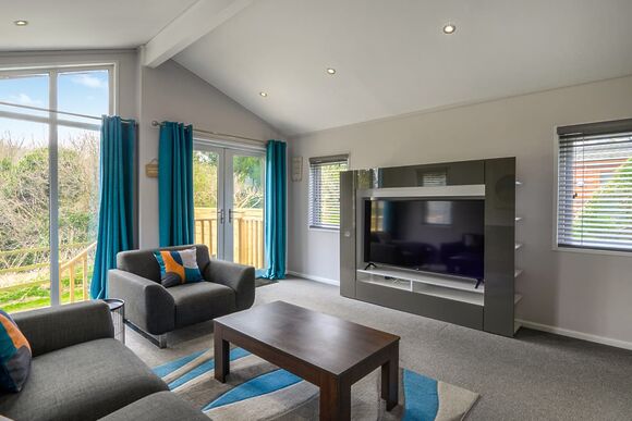 Spa Hideaway - Raywell Hall Country Lodges, Raywell, Beverley