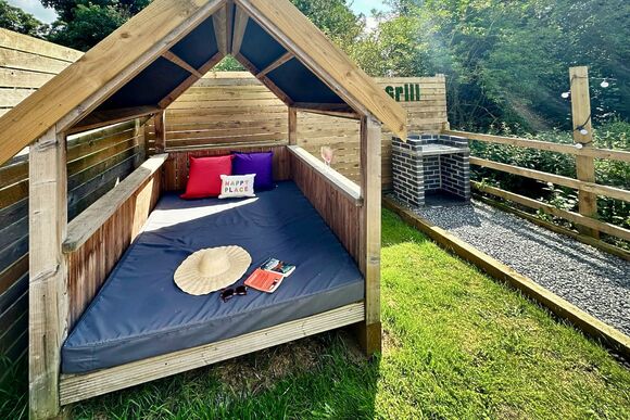 Spa Hideaway - Raywell Hall Country Lodges, Raywell, Beverley