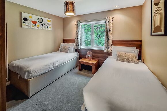 Spa View - Raywell Hall Country Lodges, Raywell, Beverley