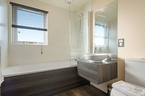 Sundown Spa - Raywell Hall Country Lodges, Raywell, Beverley