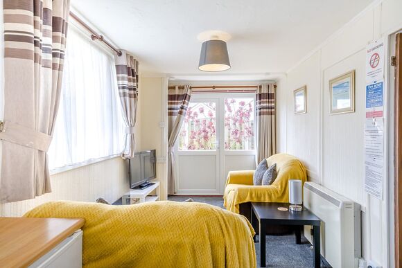 Chalet 2 - Ravenna Holiday Park, Anderby Creek, Mablethorpe