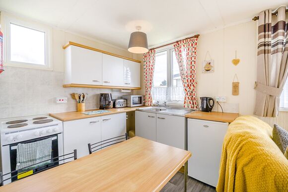 Chalet 2 - Ravenna Holiday Park, Anderby Creek, Mablethorpe