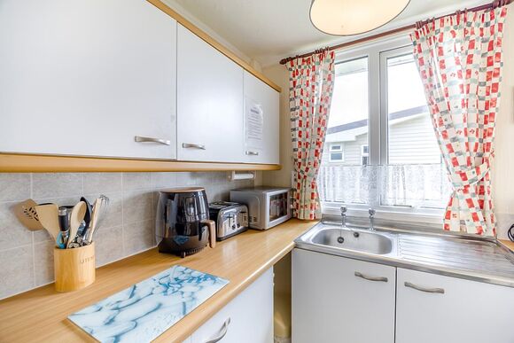 Chalet 2 - Ravenna Holiday Park, Anderby Creek, Mablethorpe