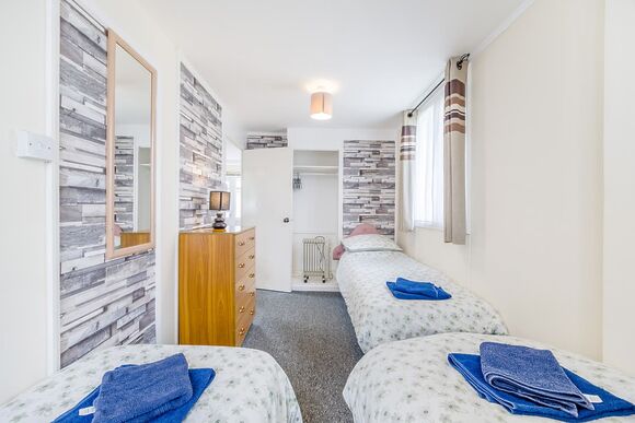 Chalet 5 - Ravenna Holiday Park, Anderby Creek, Mablethorpe