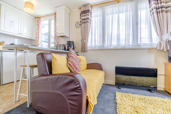 Chalet 6 - Ravenna Holiday Park, Anderby Creek, Mablethorpe