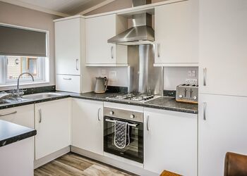 Lake View Lodge 4 Berth - Ream Hills Holiday Park, Weeton, Fylde Coast