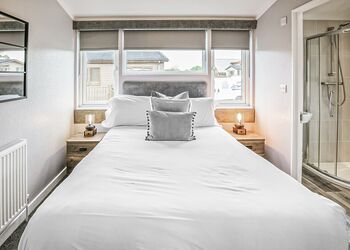 Lake View Lodge 4 Berth - Ream Hills Holiday Park, Weeton, Fylde Coast
