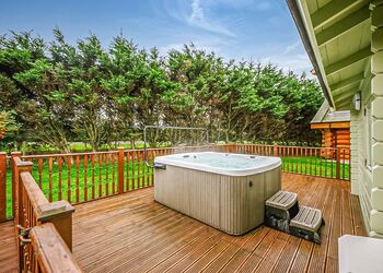 Pawprint Chalet - Ream Hills Holiday Park, Weeton, Fylde Coast