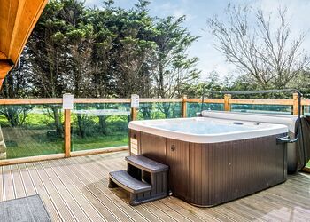 Cedar Woodland View 8+ Log Cabin - Ream Hills Holiday Park, Weeton, Fylde Coast