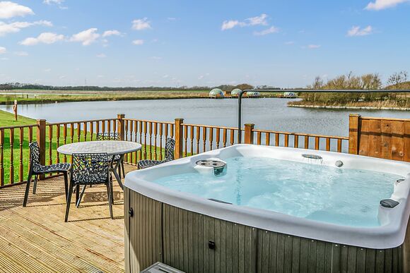 Lake View Lodge 4 Berth - Ream Hills Holiday Park, Weeton, Fylde Coast