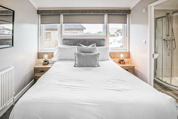 Lake View Lodge 4 Berth - Ream Hills Holiday Park, Weeton, Fylde Coast