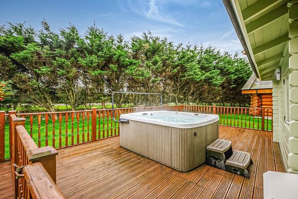 Pawprint Chalet - Ream Hills Holiday Park, Weeton, Fylde Coast