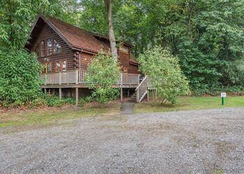 Oakridge Lodge - Redbrick Woodland Lodges, Edwinstowe