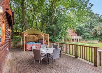 Oakridge Lodge - Redbrick Woodland Lodges, Edwinstowe