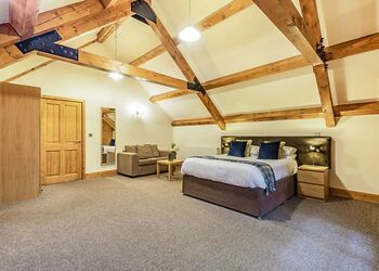 Oakridge Lodge - Redbrick Woodland Lodges, Edwinstowe