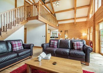 Sherwood Lodge - Redbrick Woodland Lodges, Edwinstowe