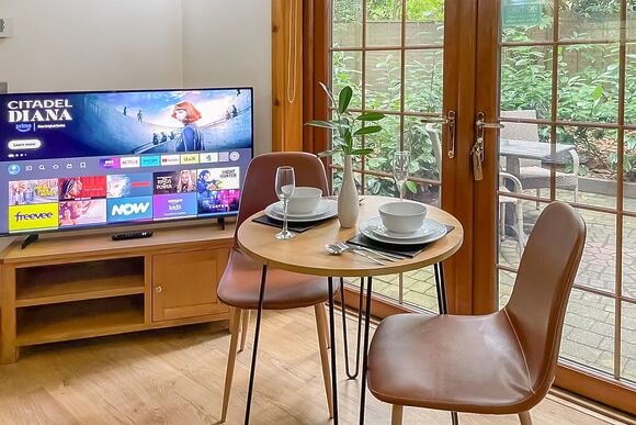 Chestnut Cabin - Redbrick Woodland Lodges, Edwinstowe