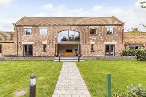 Great Barn - Redbrick Woodland Lodges, Edwinstowe