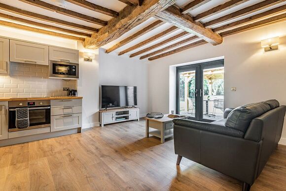 Cedar Cottage - Redbrick Woodland Lodges, Edwinstowe