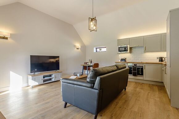 Pine Cottage - Redbrick Woodland Lodges, Edwinstowe