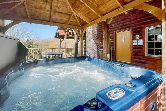 Lakeview Lodge - Redbrick Woodland Lodges, Edwinstowe