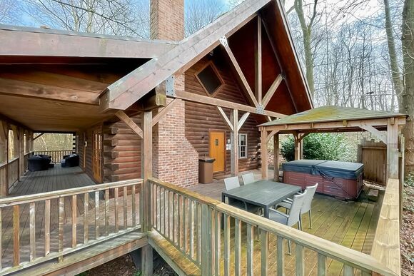 Lakeview Lodge - Redbrick Woodland Lodges, Edwinstowe