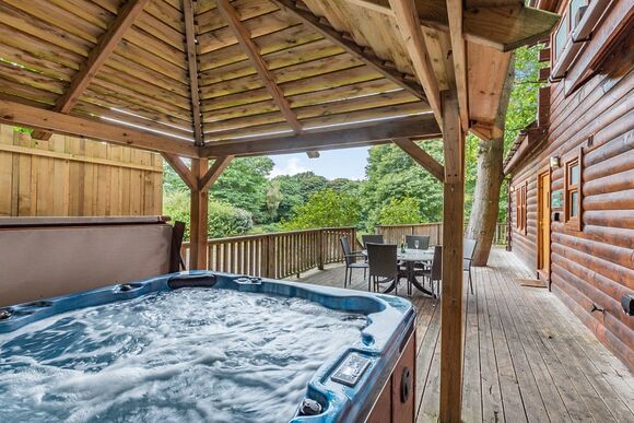 Oakridge Lodge - Redbrick Woodland Lodges, Edwinstowe