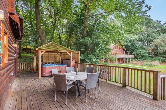 Oakridge Lodge - Redbrick Woodland Lodges, Edwinstowe
