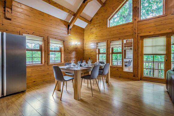 Oakridge Lodge - Redbrick Woodland Lodges, Edwinstowe