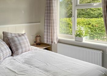 Esk Lodge VIP - Ruthven Falls, Ruthven