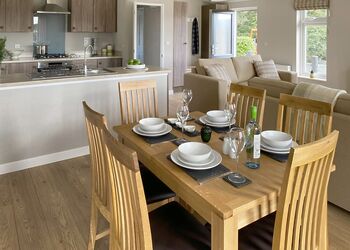 Esk Lodge VIP Pets - Ruthven Falls, Ruthven