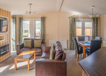 Falcon VIP - Penrhos Park, Llanrhystud, Cardiganshire