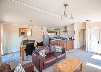 Falcon VIP - Penrhos Park, Llanrhystud, Cardiganshire