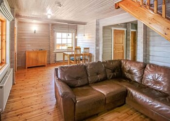 Kestrel VIP, Kestrel VIP (Pet) - Penrhos Park, Llanrhystud, Cardiganshire