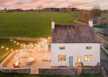Huntsman Cottage - Ribblesdale Lodges, Gisburn, Yorkshire Dales
