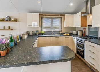 Limetree Lodge 3 Hot Tub (Pets Welcome) - Wooler Riverside Holiday Park, Wooler