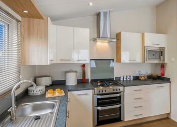 Limetree Lodge 3 Hot Tub (Pets Welcome) - Wooler Riverside Holiday Park, Wooler