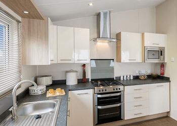 Limetree Lodge 3 Hot Tub (Pets Welcome) - Riverside Leisure Park, Wooler