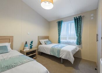 Limetree Lodge 3 Hot Tub (Pets Welcome) - Riverside Leisure Park, Wooler