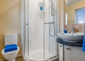 Limetree Lodge 3 Hot Tub (Pets Welcome) - Wooler Riverside Holiday Park, Wooler